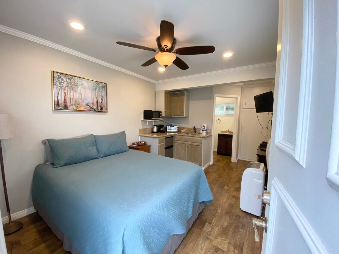 3210 Felton St Unit 3210 Felton Studio, San Diego, CA 92104 Room for