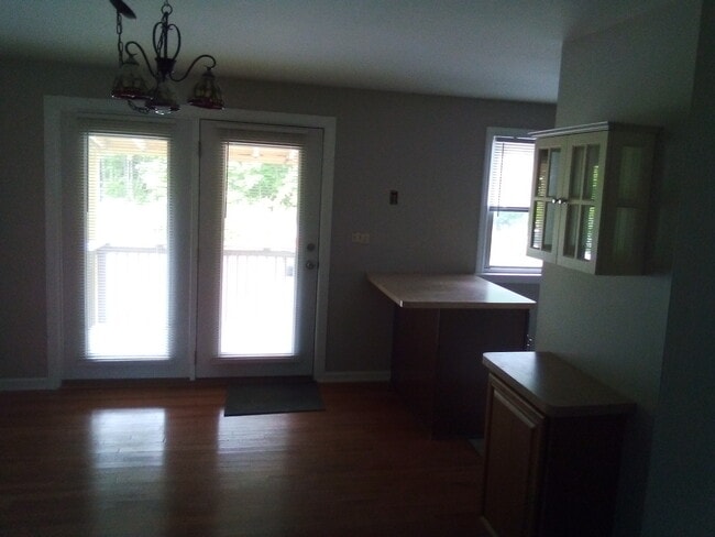DINING AREA - 32 Nicholas Ct