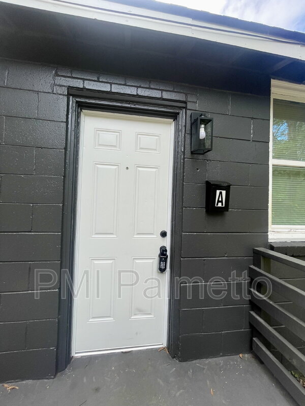 Foto del edificio - 2205 Harper St