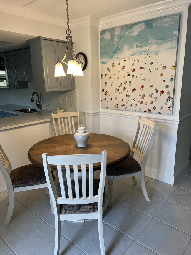 Building Photo - 409 Manatee Ct