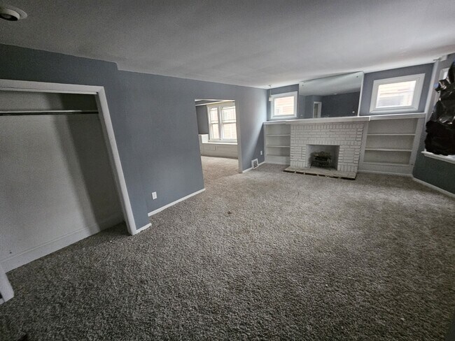 Building Photo - 3406 E 123rd St