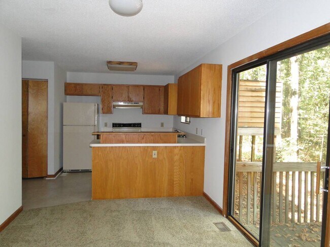 Foto del edificio - 1521 Partridgeberry Rd