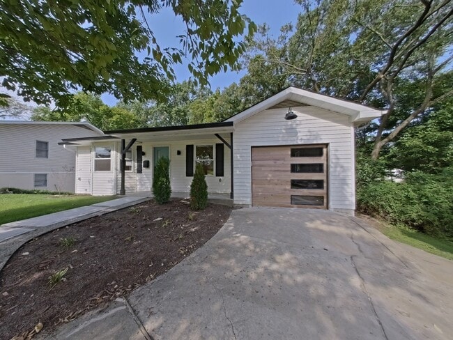 Building Photo - 287 Caroline Ave