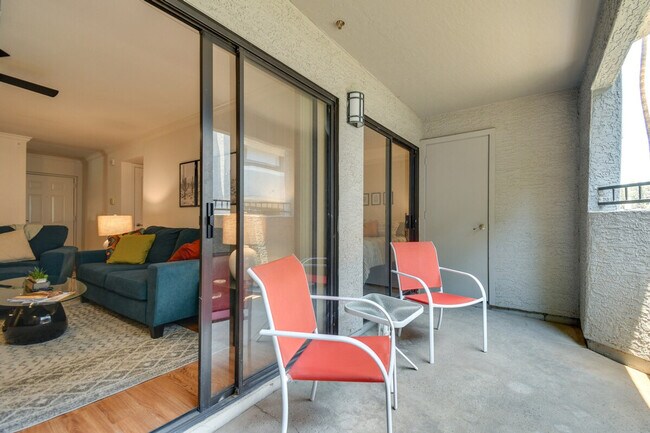 Foto del edificio - 2025 E Campbell Ave