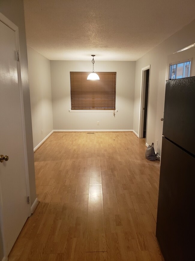 Foto del edificio - 3 bedroom/2 bath