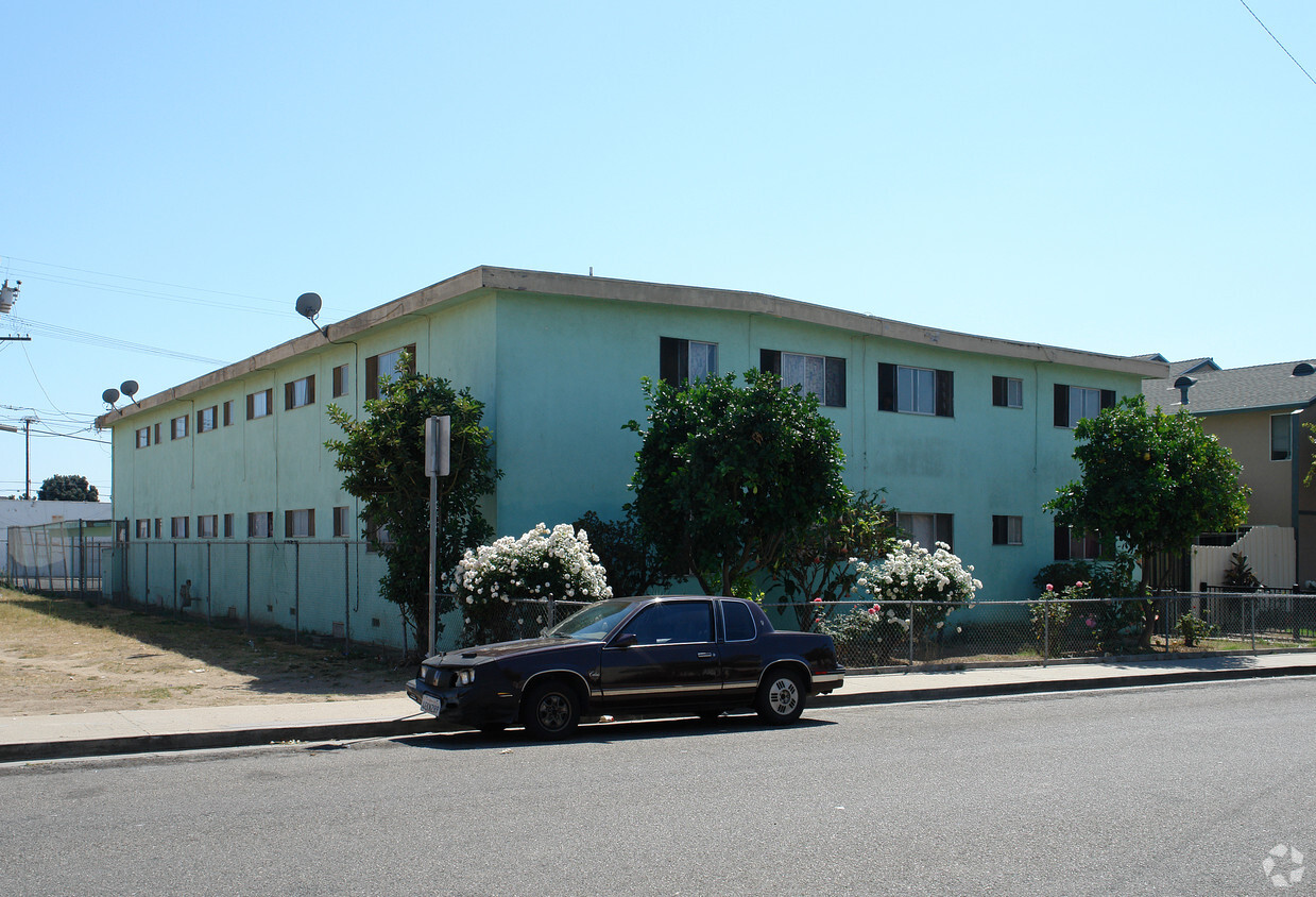 Building Photo - 620 Cuesta Del Mar Dr