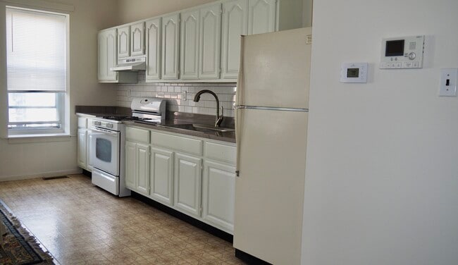 Kitchen - 2001 Green St