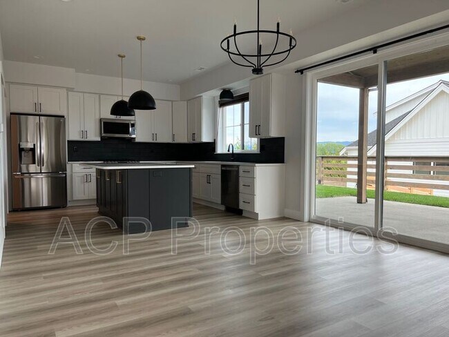 Foto del edificio - 1570 Farmview Terrace