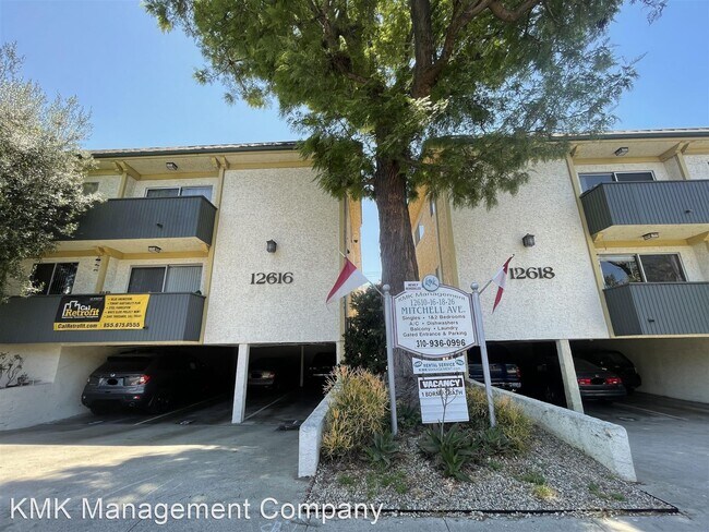 Building Photo - 1 br, 1 bath Apartment - 12610,16,18,26 Mi...