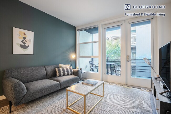 Foto del edificio - 375 N La Cienega Blvd