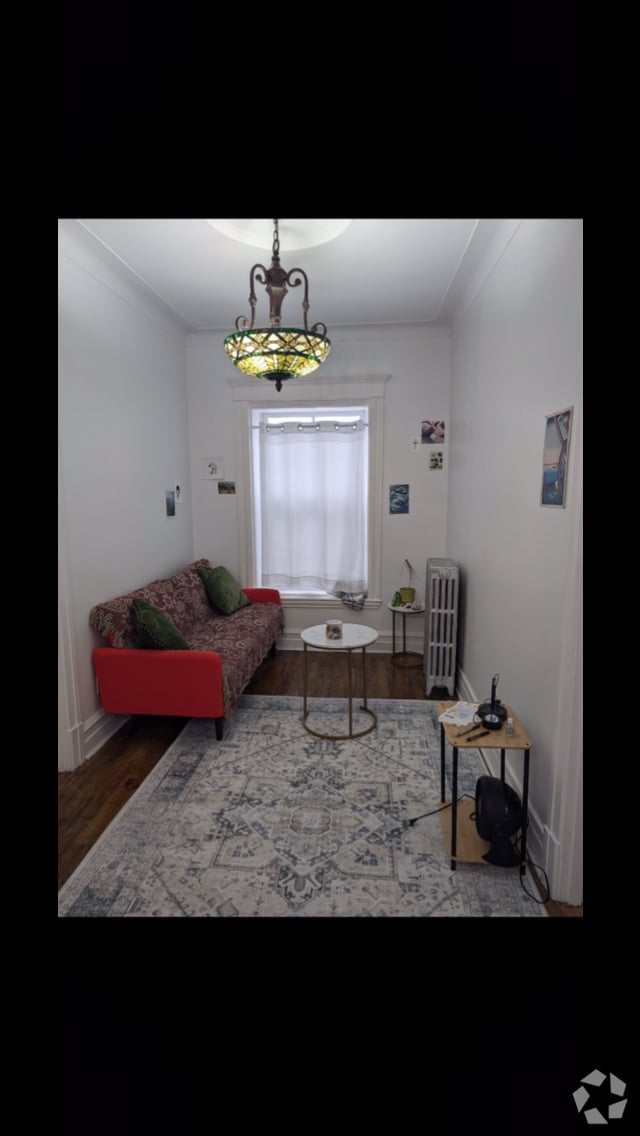 Building Photo - 2077 Rue Tupper