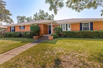 Building Photo - 1602 Iroquois Dr
