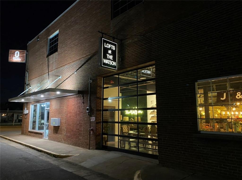 111 S Main St Unit 202, Springdale, AR 72764 Apartment for Rent in