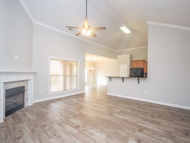 Foto del edificio - Gorgeous Corner-Lot Home in Canebrake Club – Lawn Care Included