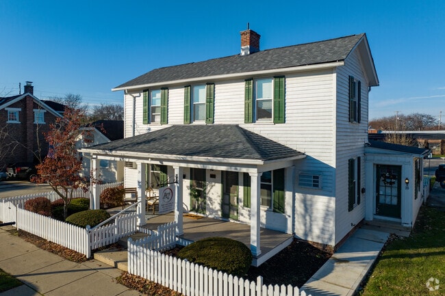 Single-family homes of all sizes and styles can be found throughout Canal Winchester.