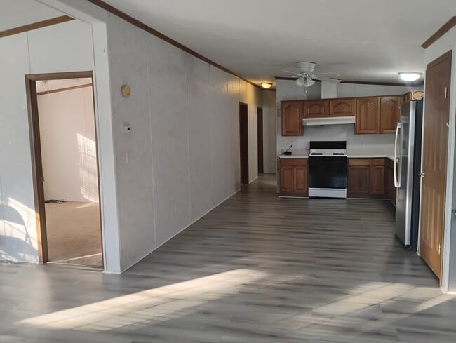 Building Photo - 24745 Outer Dr
