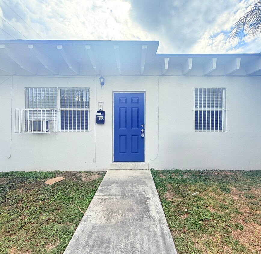 Primary Photo - 1017 SW 8th St