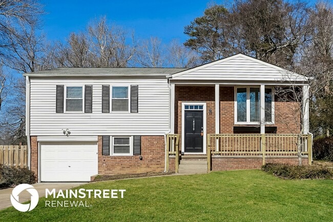 Building Photo - 4010 Sedgewood Ln