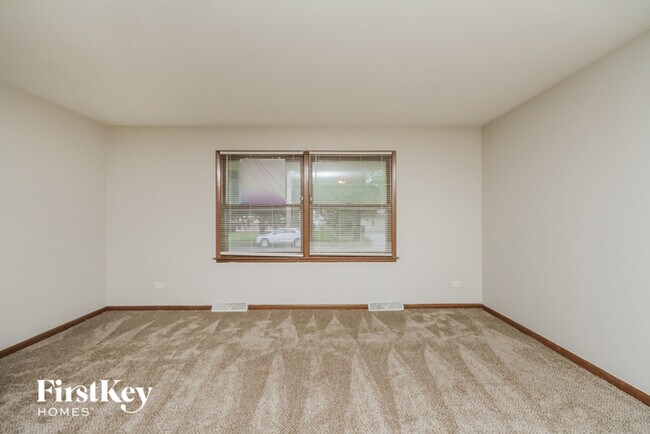Building Photo - 3423 East 171st Street