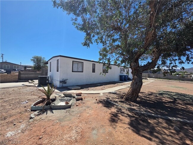 Building Photo - 1121 Pawnee Ln