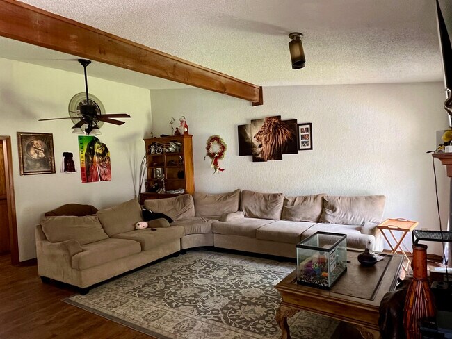 Foto del edificio - 12405 Bannockburn Pl