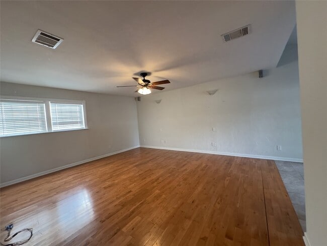 Building Photo - 2614 W Newton Cir