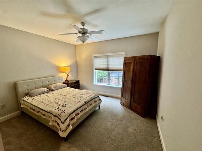 Foto del edificio - 72 Terrace Way