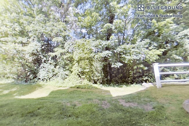 Foto del edificio - 200 Avalon Dr