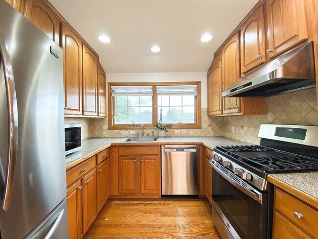 Foto del edificio - 287 Everett St