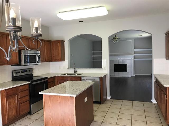 Building Photo - 400 Valley View Dr