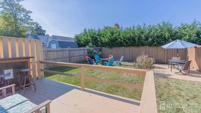 Building Photo - 214 Seaview Ave