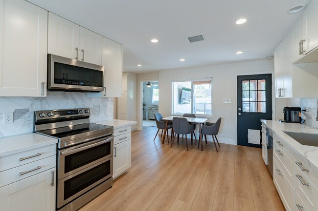 Foto del edificio - 8701 E Sheridan St