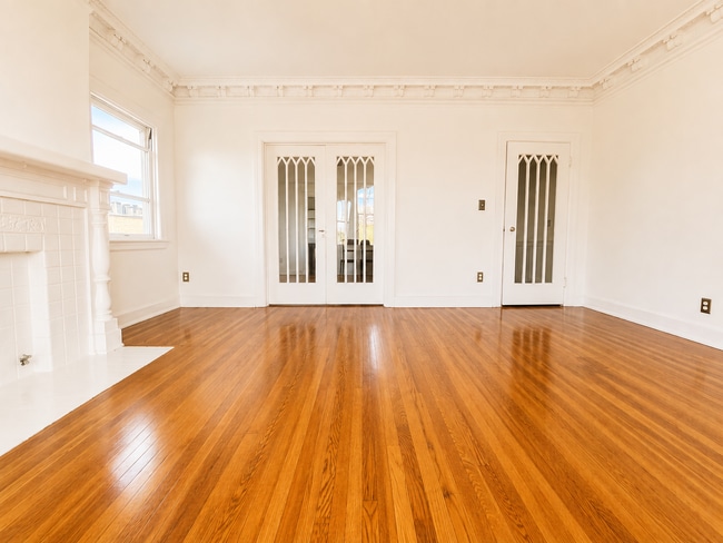 Building Photo - 361 S Berendo St