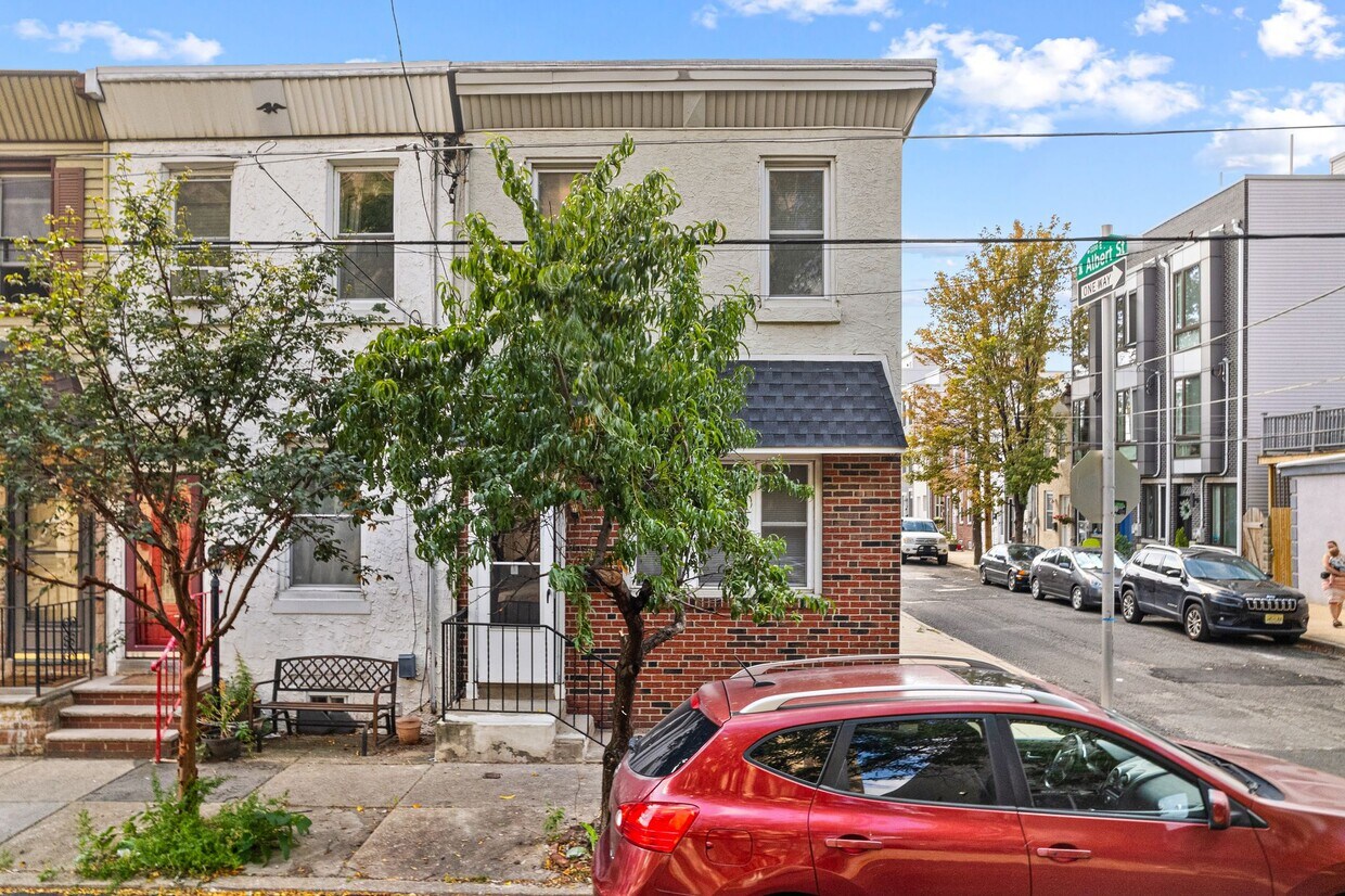 Photo - 2623 Sepviva St (Philadelphia, PA)