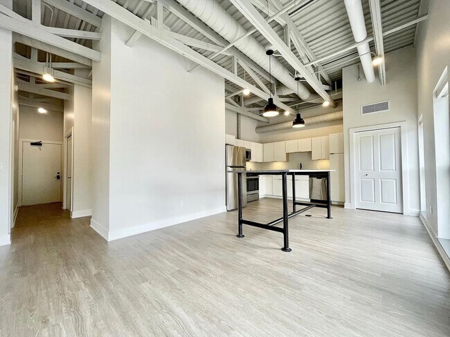 Foto del edificio - 708 Wealthy St SE