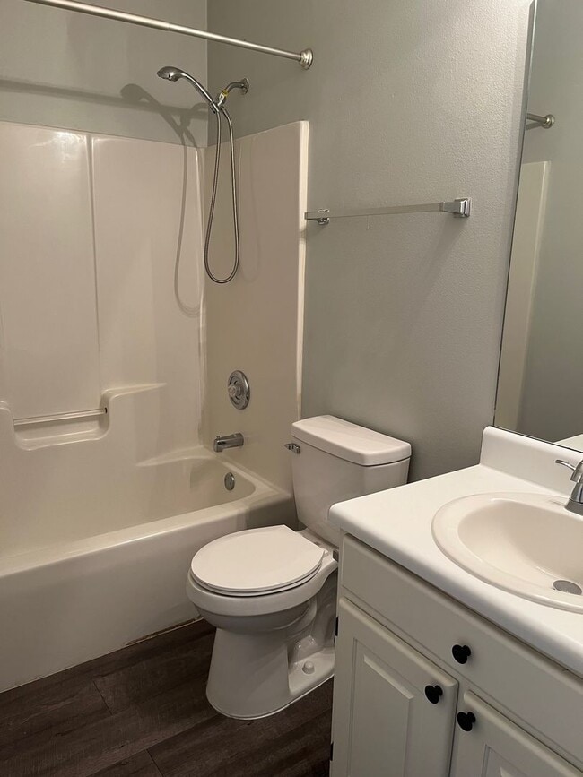 Building Photo - 242 Mayfield Dr