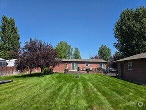 Building Photo - 186 Hereford Dr