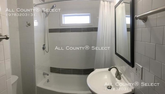Building Photo - 3 bedroom in Wakefield MA 01880