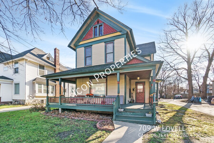 709 W Lovell St Unit 2, Kalamazoo, MI 49007 Room for Rent in