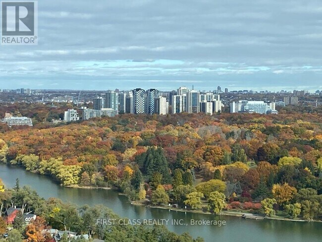 Building Photo - 1926 Lake Shore Blvd W