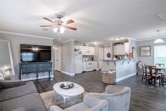 Building Photo - 164 Varsity Cir