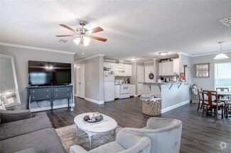 Building Photo - 164 Varsity Cir