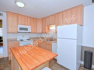 Building Photo - 1700 Dalloz Rd