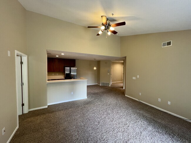 Foto del edificio - 5225 White Willow Dr