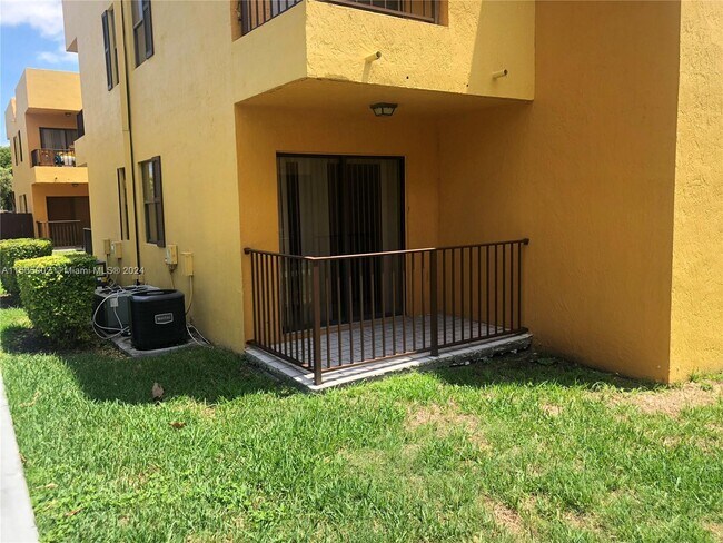 Foto del edificio - 546 NW 114th Ave