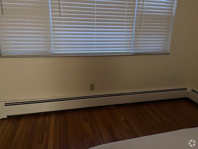 Building Photo - 420 Sheridan Pl