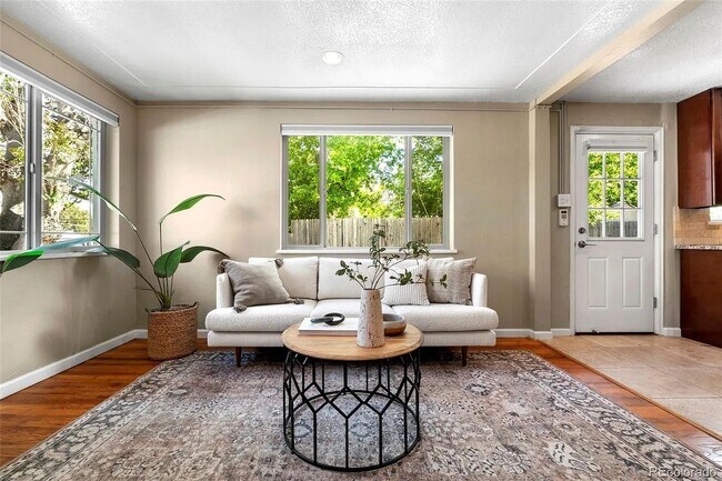 Building Photo - Charming 3BR House in Denver