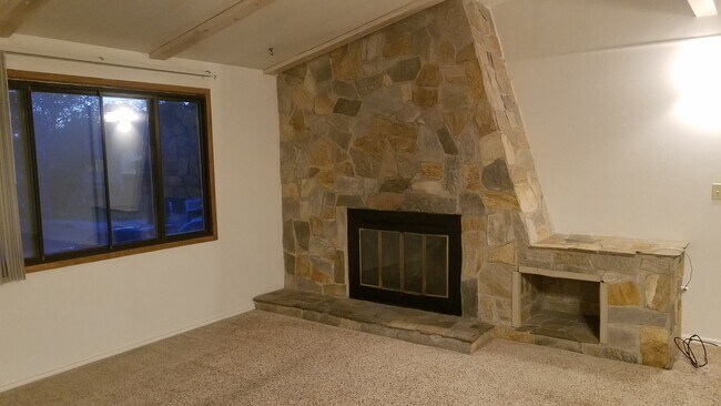 Foto del edificio - 3449 Taft Way