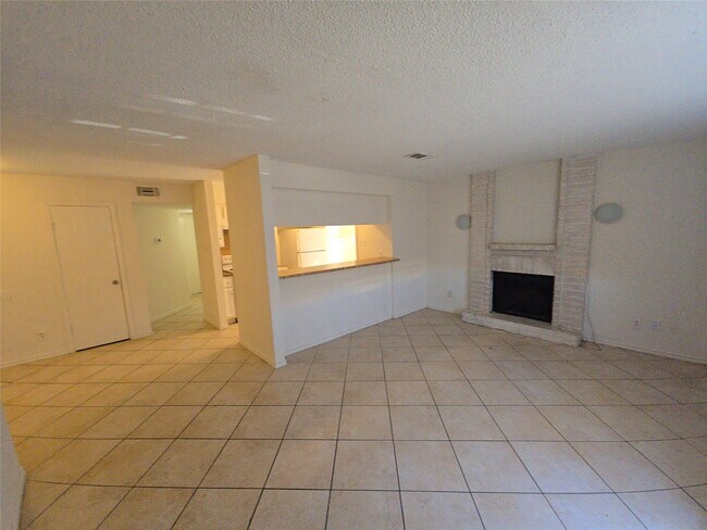 Foto del edificio - 1307 Brenda Ln