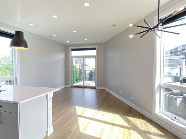 Foto del edificio - 1053 W Cornelia Ave